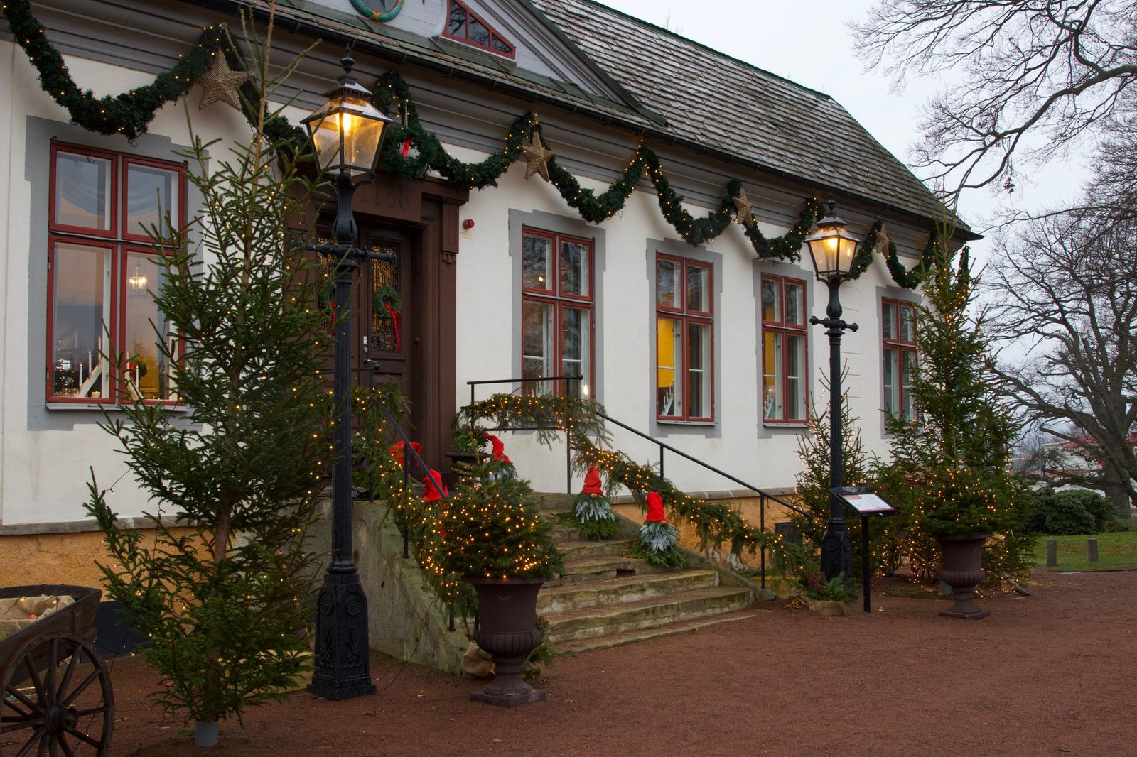Weihnachtsdeko außen für die Firma: einfach erklärt — Hero-Aufnahme